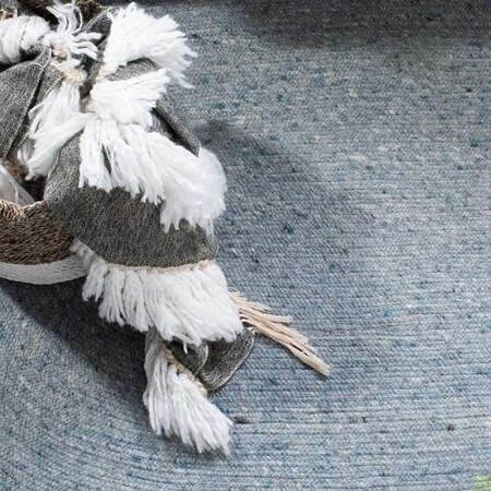 Safavieh 4 x 4 ft. Braided Hand Woven Round RugTurquoise BRD901K-4R